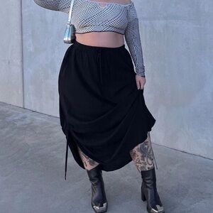 YOU+ALL Adjustable MIDI Skirt